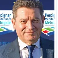Larmes au 12e étage 20 - Les indiscretions Alain Ferrand, le maire-hologramme