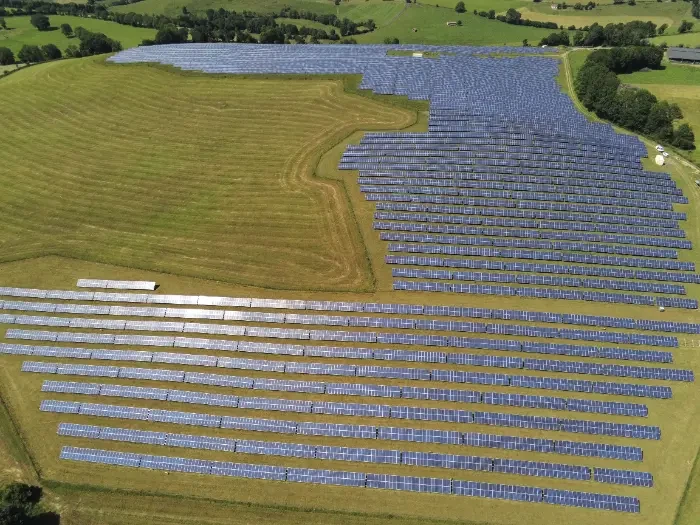 Arkolia signe un contrat solaire de 18 MW avec le groupe Iliad 9 - Les indiscretions décodage photo Arkolia 19 mai