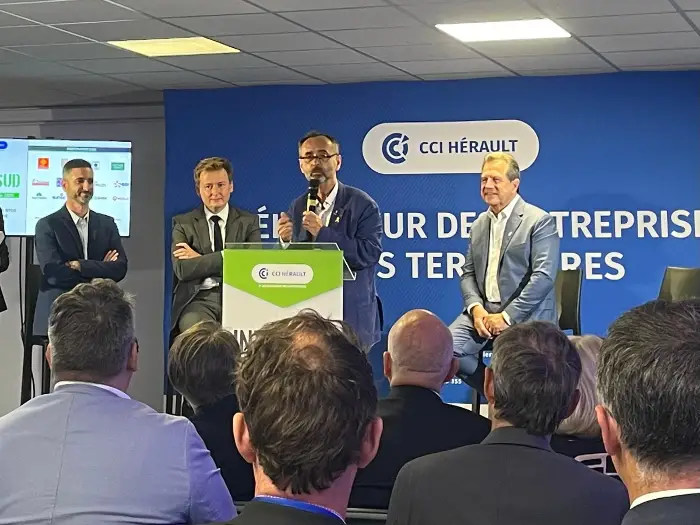 Intersud Béziers : ambition industrielle... et joutes oratoires 7 - Les indiscretions Robert Ménard lors du discours introductif d'Intersud entouré de Mathieu Dossat, François-Xavier Lauch et André Deljarry. © Jules Mestre